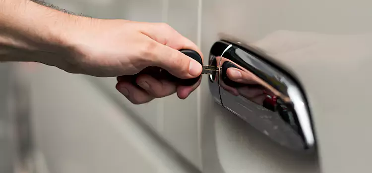 Why Choose Our Auto Locksmith Team in Bradenton, FL?